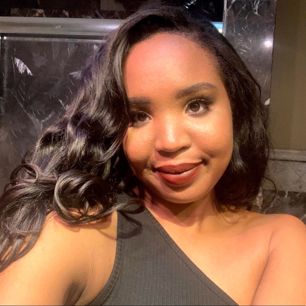 Meet your Posher, Christina